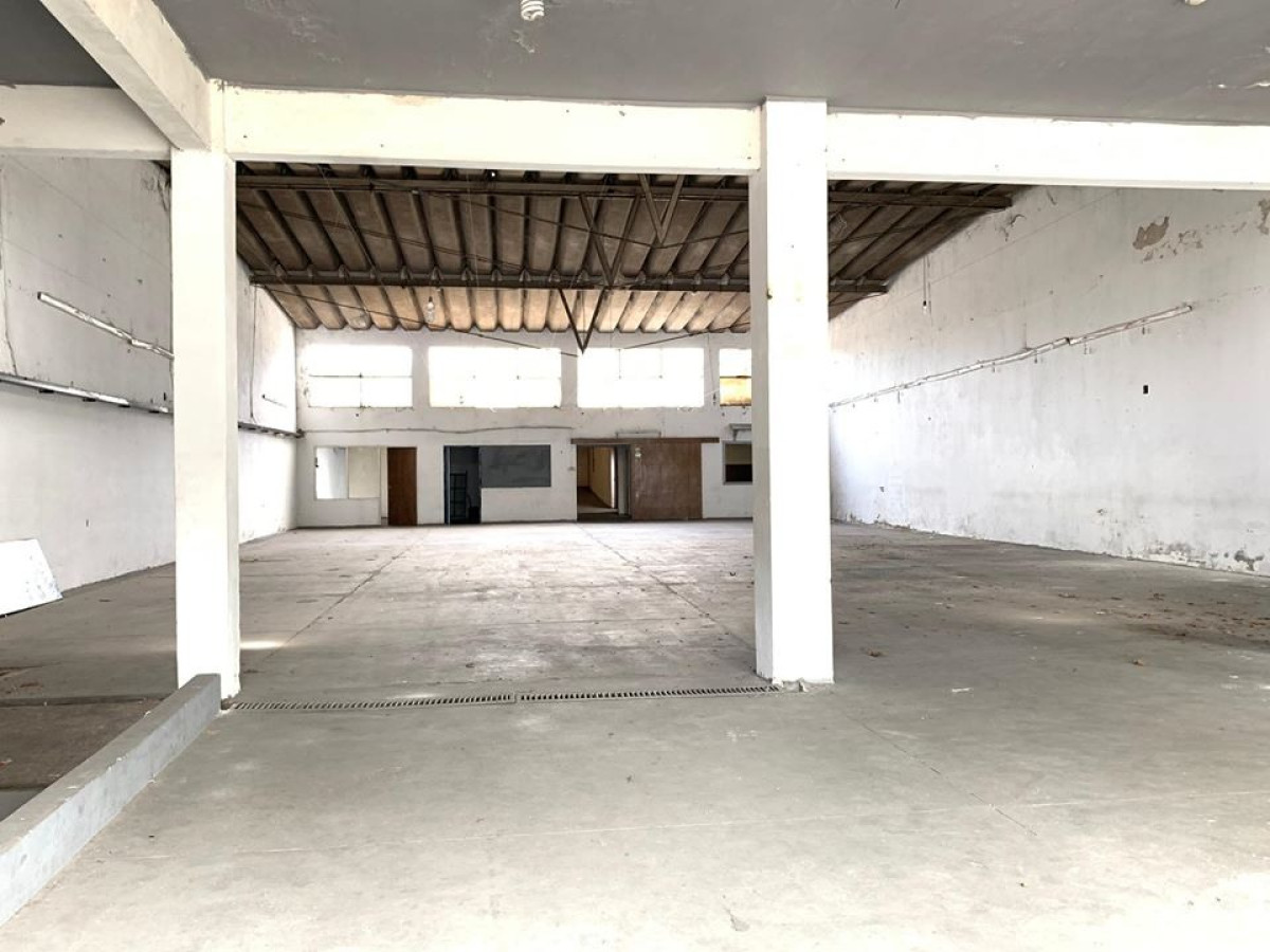 Local Comercial ID.4210 - Alquiler Local Comercial Unión Cocheras