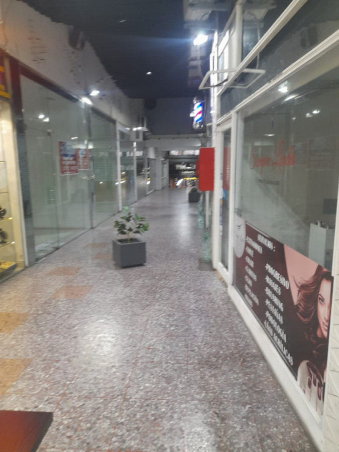 Local Comercial ID.6074 - Venta Local Galeria Trocadero con Renta Inversión