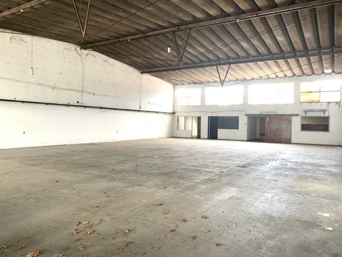 Local Comercial ID.4210 - Alquiler Local Comercial Unión Cocheras