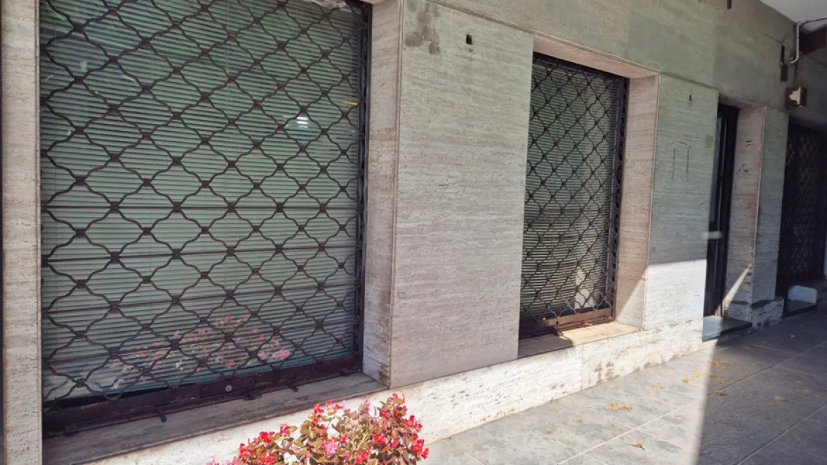 Local Comercial ID.5839 - Venta Dos Locales en Uno 140m2 Cordon