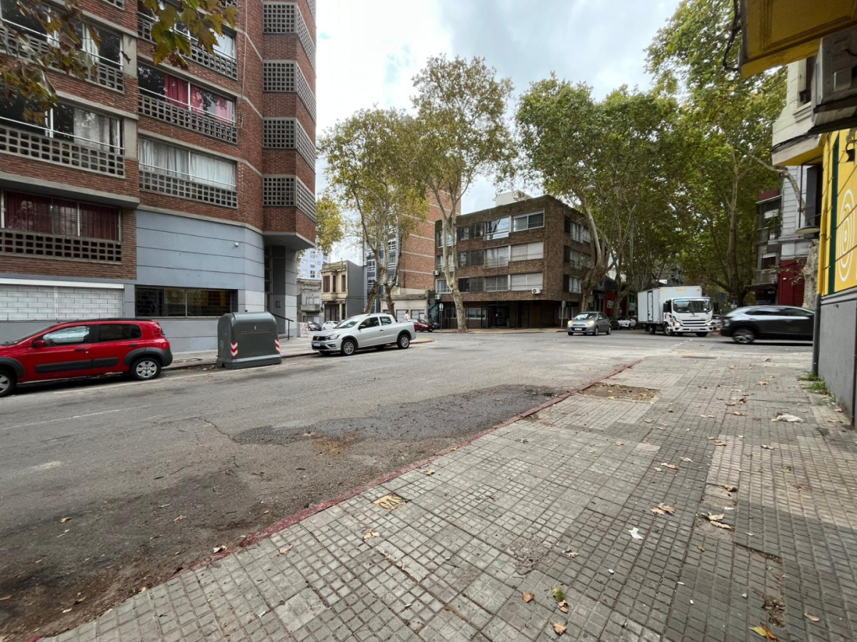 Local Comercial ID.5193 - Alquiler Precioso Local con Vivienda Centro 64m2 