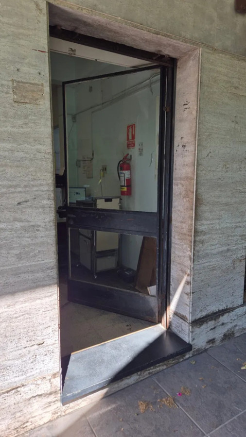 Local Comercial ID.5839 - Venta Dos Locales en Uno 140m2 Cordon