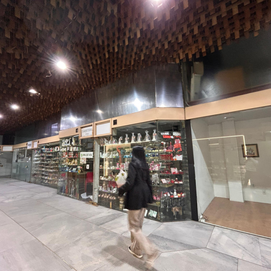 Local Comercial ID.5135 - Alquiler Local Comercial 10m2 Galeria Cristal Centro