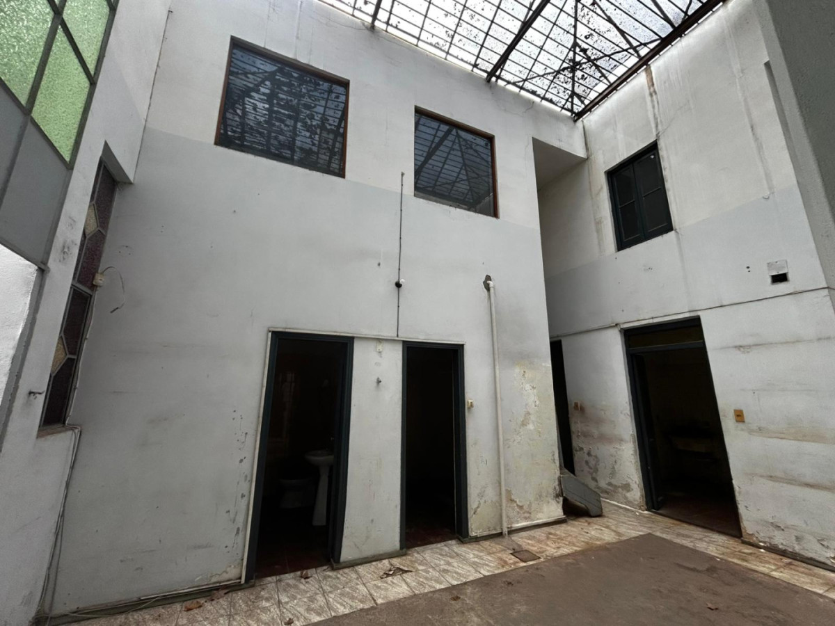 Local Comercial ID.6922 - Venta y Alquiler Local Comercial 774m2 Villa Muñoz sobre Avenida