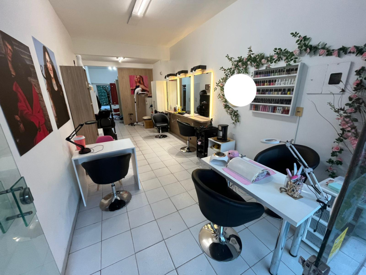 Local Comercial ID.6419 - Alquiler Local 60m2 Cordon con Patio 