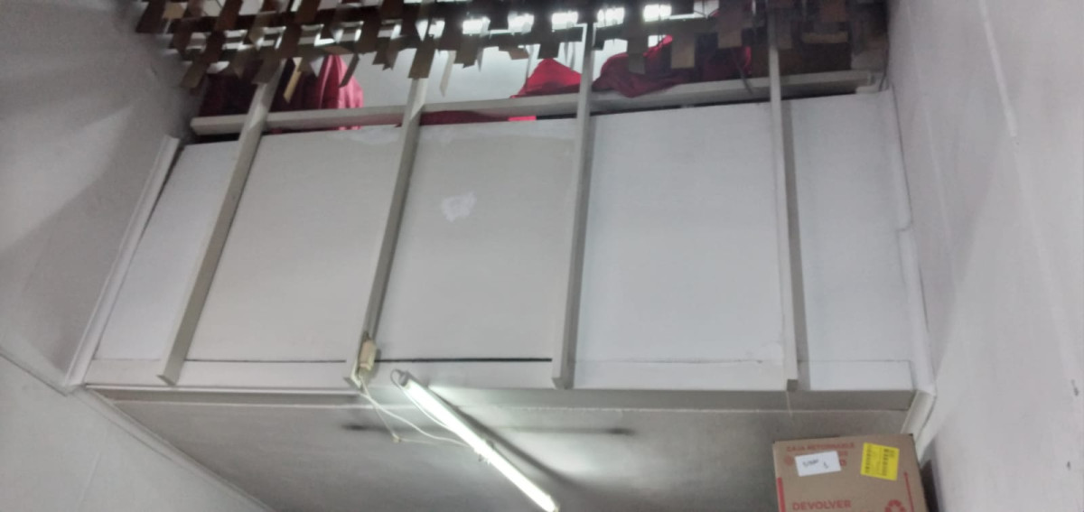 Local Comercial ID.5134 - Alquiler Local Comercial Galería Cristal 15m2 Av 18 de Julio