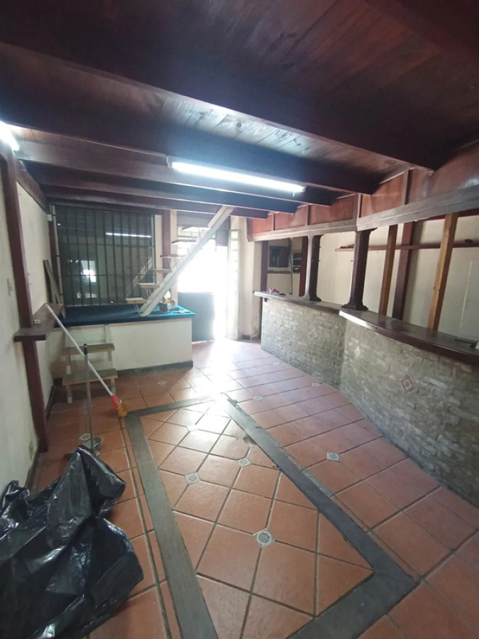 Local Comercial ID.5590 - Alquiler Local con Doble Frente 82m2 Ciudad Vieja 