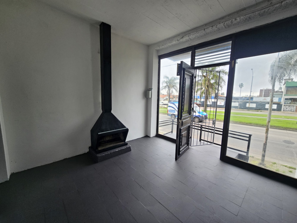 Local Comercial ID.6442 -  Venta con Renta Local o Vivienda Malvin 75m2 Inversion