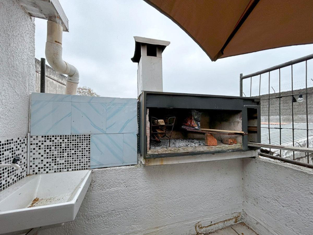 Local Comercial ID.5309 - Alquiler Local con Vivienda Reducto sobre Av San Martin