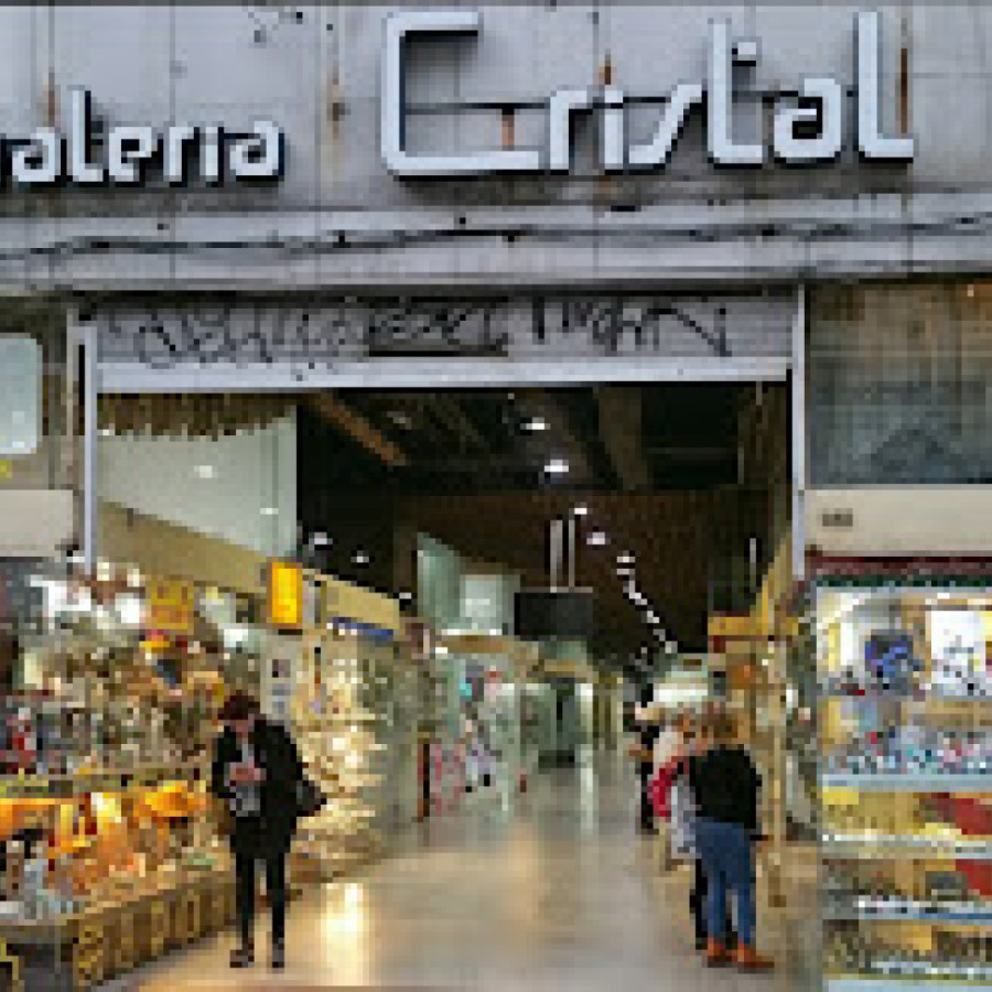 Local Comercial ID.5134 - Alquiler Local Comercial Galería Cristal 15m2 Av 18 de Julio