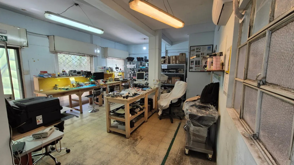 Local Comercial ID.5839 - Venta Dos Locales en Uno 140m2 Cordon