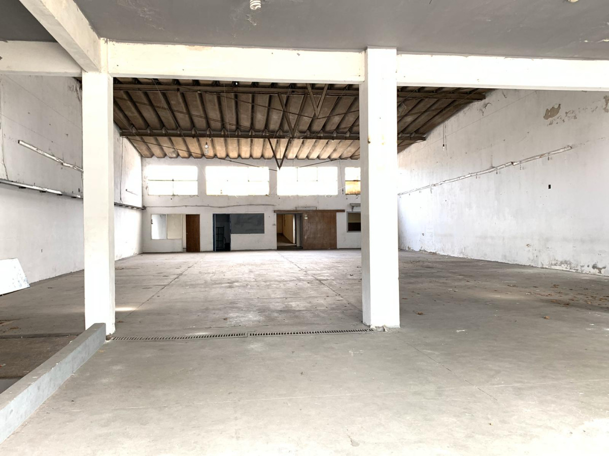 Local Comercial ID.4210 - Alquiler Local Comercial Unión Cocheras