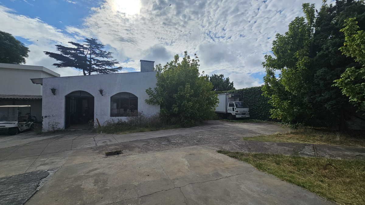 Local Comercial ID.4312 - Venta o Alquiler Impresionante Local Comercial La Blanqueada