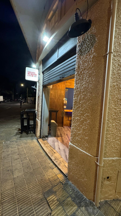 Local Comercial ID.5412 - Venta Local o Vivienda opcional Gastronomico Parque Rodo 64m2