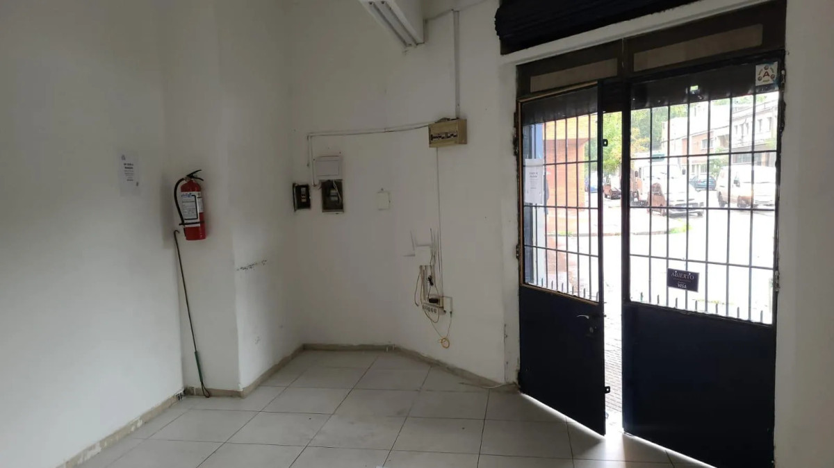 Local Comercial ID.6498 - Venta y Alquiler Local Comercial 84m2 Aguada
