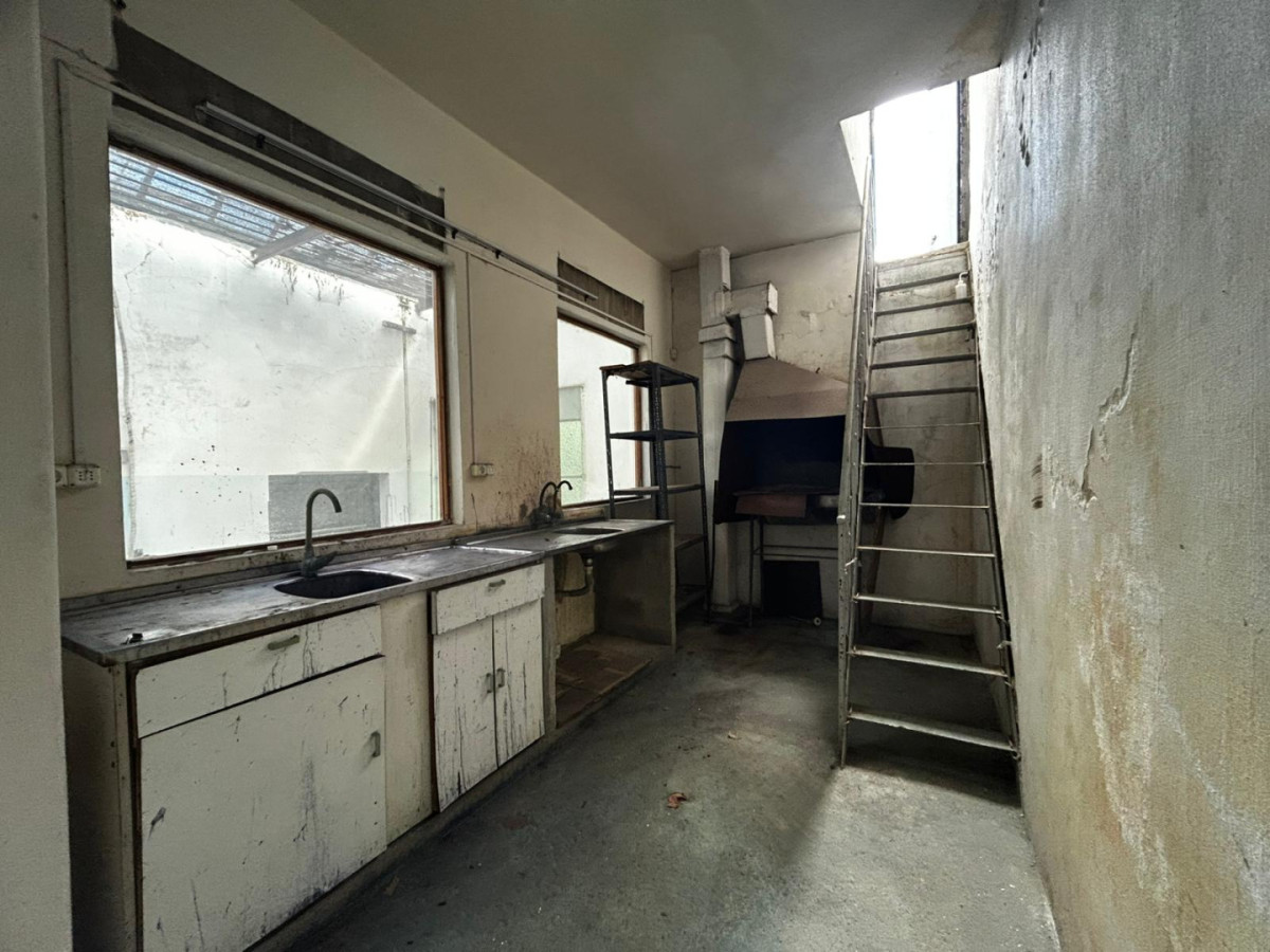 Local Comercial ID.6922 - Venta y Alquiler Local Comercial 774m2 Villa Muñoz sobre Avenida