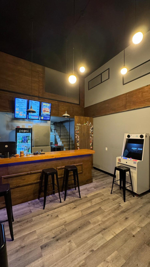 Local Comercial ID.5412 - Venta Local o Vivienda opcional Gastronomico Parque Rodo 64m2