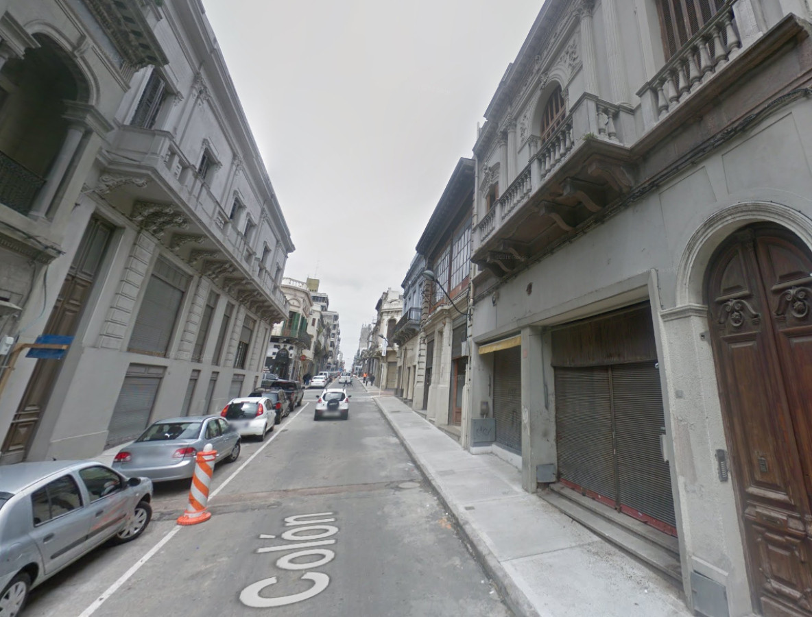 Local Comercial ID.5071 - Alquiler o Venta Local Comercial Mercado del Puerto Ciudad Vieja