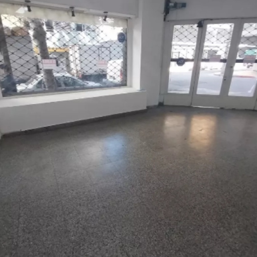 Local Comercial ID.5550 - Alquiler Local Comercial Cordon Gran Esquina 100m2