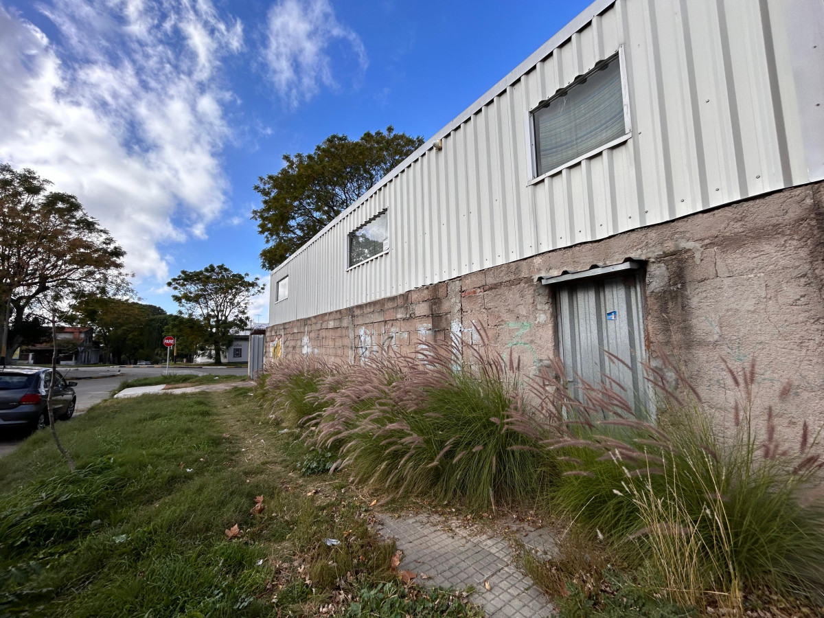 Terreno ID.4798 - Venta Terreno con Construcción a terminar Buceo Inversion