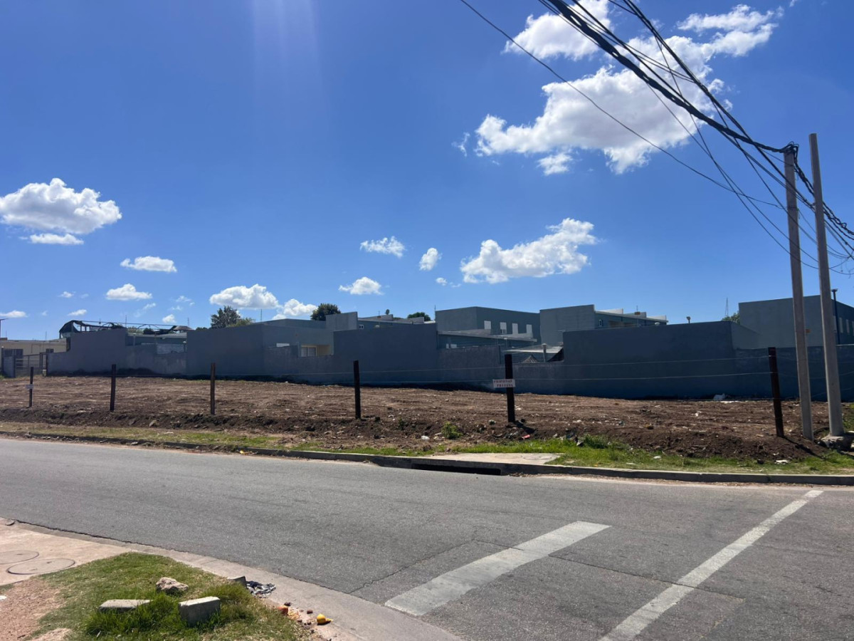 Terreno ID.4641 - Venta Terreno Nivelado 845m2 Nuevo París 