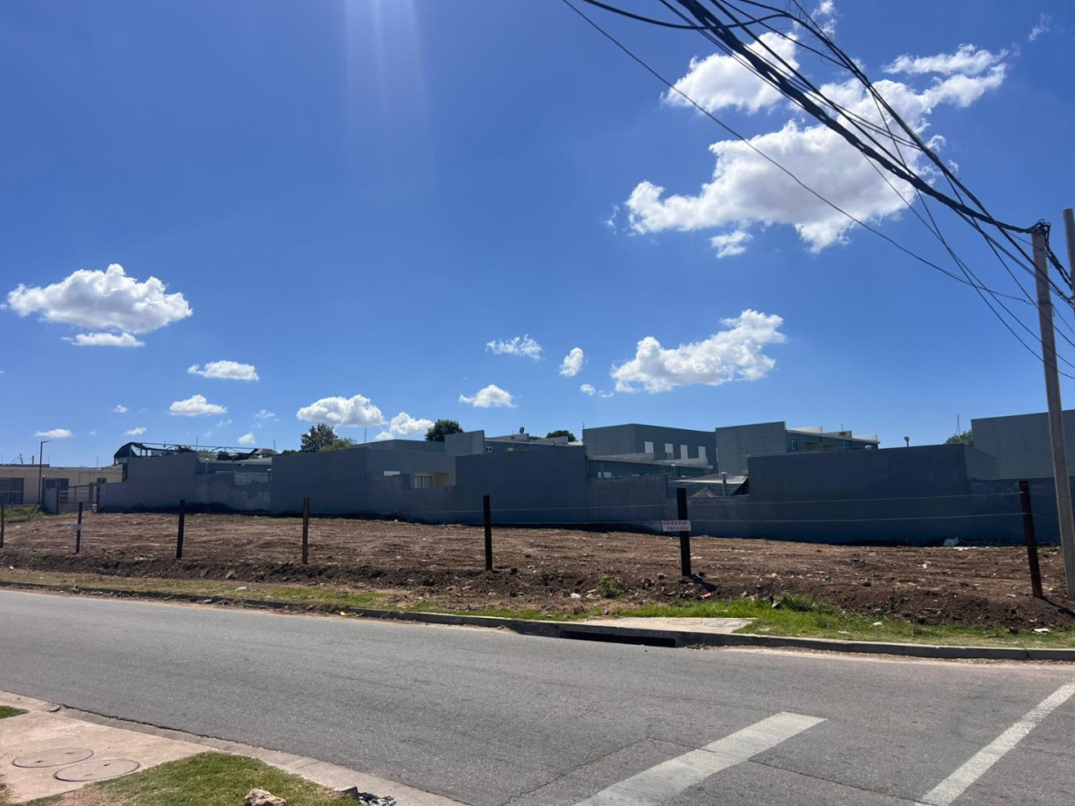 Terreno ID.4641 - Venta Terreno Nivelado 845m2 Nuevo París 