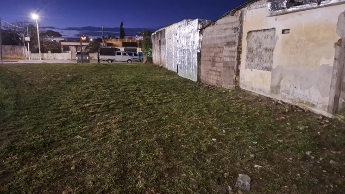 Terreno ID.5424 - Venta Terreno en esquina Antel Arena 300m2 Perez Castellanos