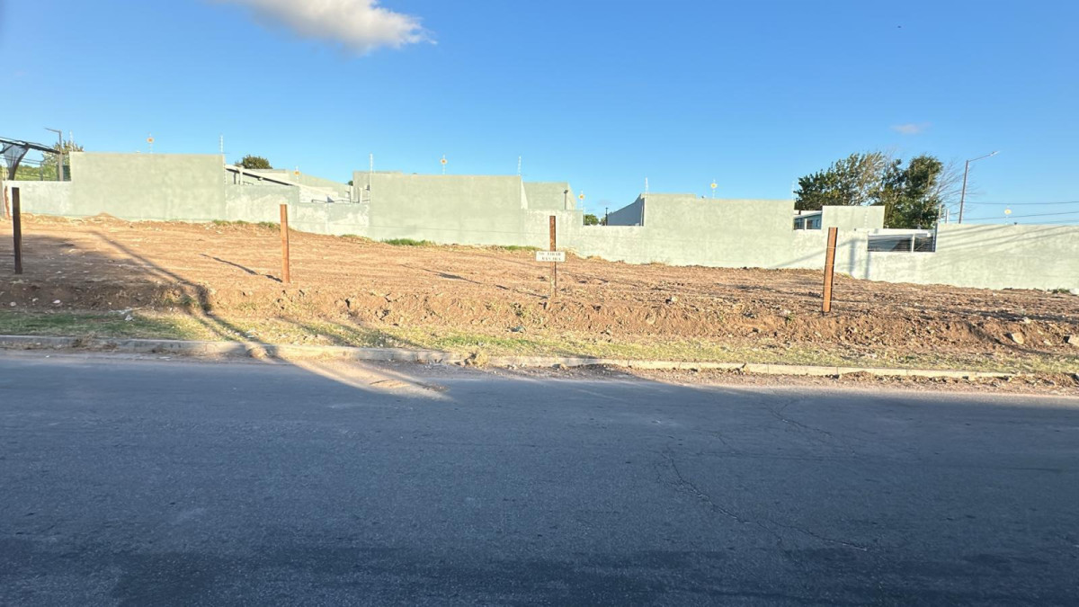 Terreno ID.4641 - Venta Terreno Nivelado 845m2 Nuevo París 