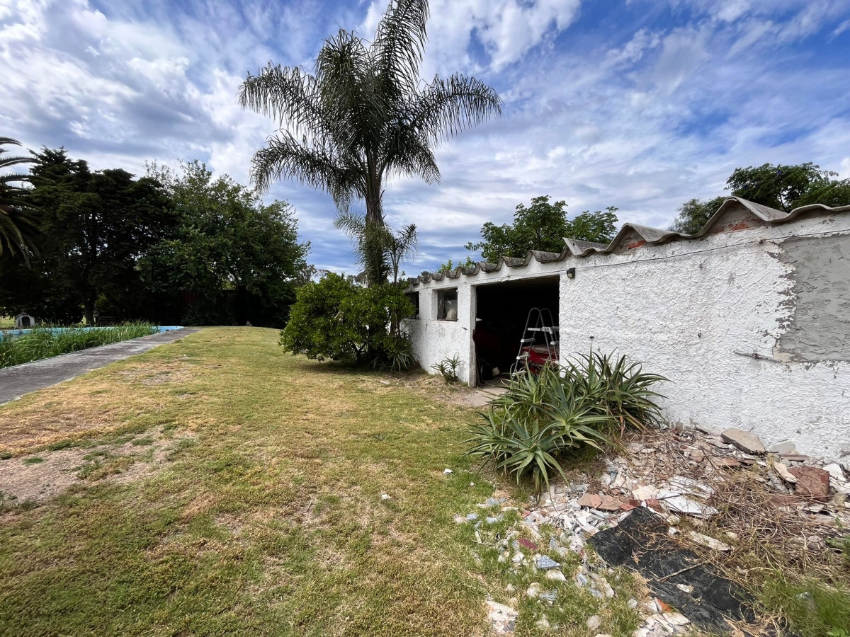 Terreno ID.2707 - Venta Excelente Terreno con dos Casas y galpones Para Inversionistas Parque Carrasco