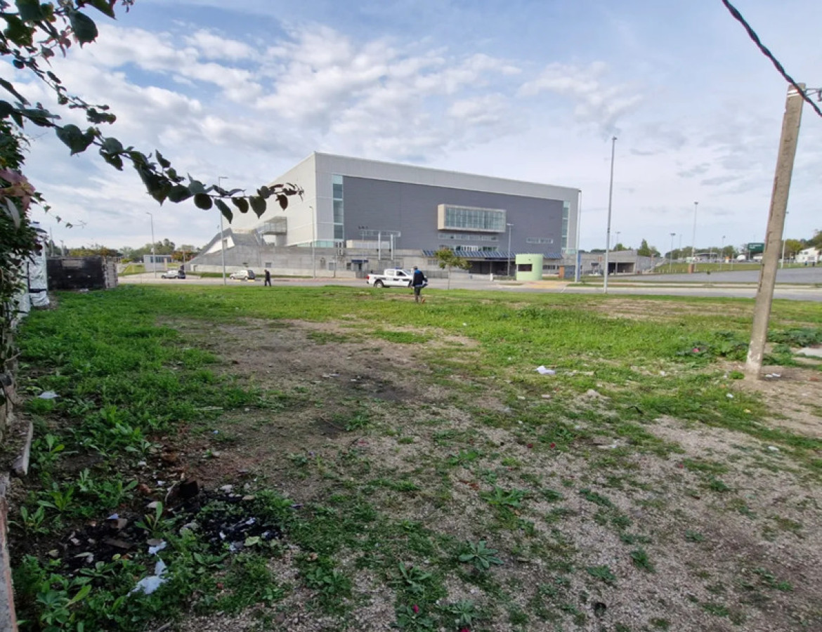 Terreno ID.5424 - Venta Terreno en esquina Antel Arena 300m2 Perez Castellanos