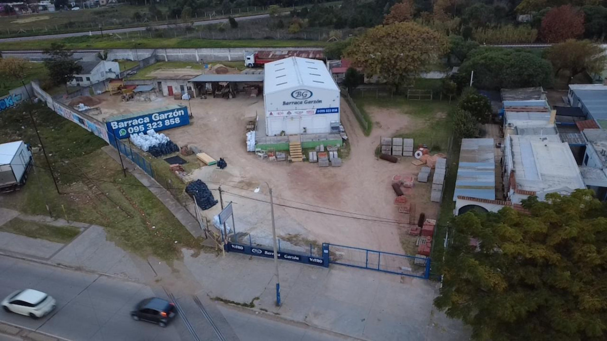 Terreno ID.6908 - Venta Terreno y Galpon Sayago sobre avenidas Inversion 5300m2