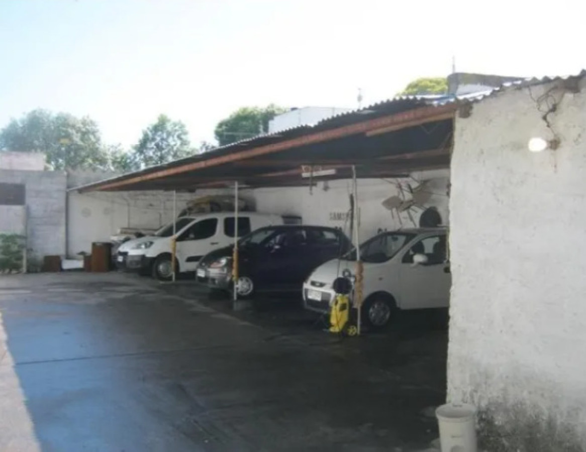 Terreno ID.5541 - Venta Terreno con Casa y Cocheras Inversion Ideal Constructora