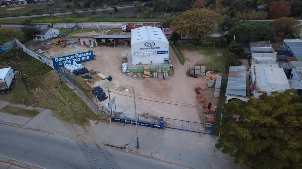 Terreno ID.6908 - Venta Terreno y Galpon Sayago sobre avenidas Inversion 5300m2