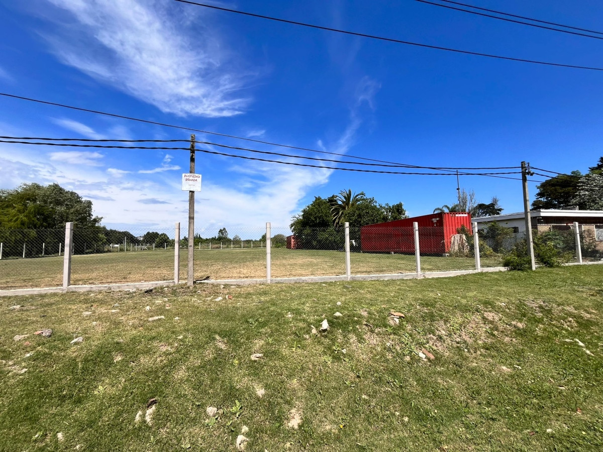 Terreno ID.2707 - Venta Excelente Terreno con dos Casas y galpones Para Inversionistas Parque Carrasco