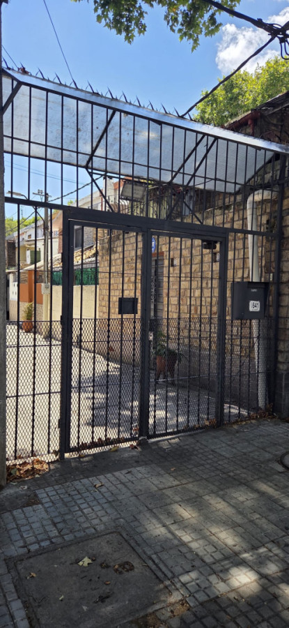 Apartamento ID.5948 - Venta Apartamento tipo Casa 2 Dormitorios Reducto con Patio