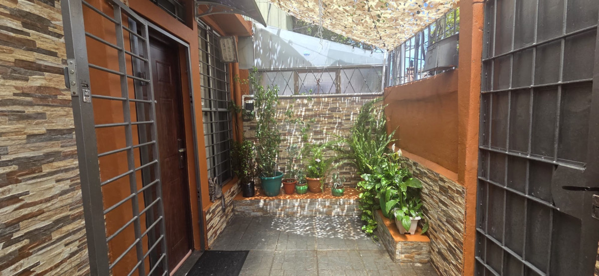 Apartamento ID.5948 - Venta Apartamento tipo Casa 2 Dormitorios Reducto con Patio