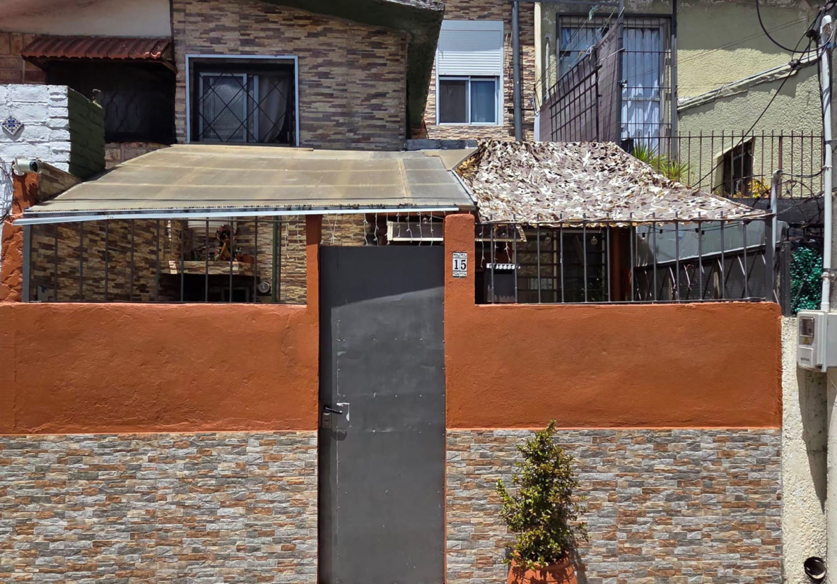 Apartamento ID.5948 - Venta Apartamento tipo Casa 2 Dormitorios Reducto con Patio