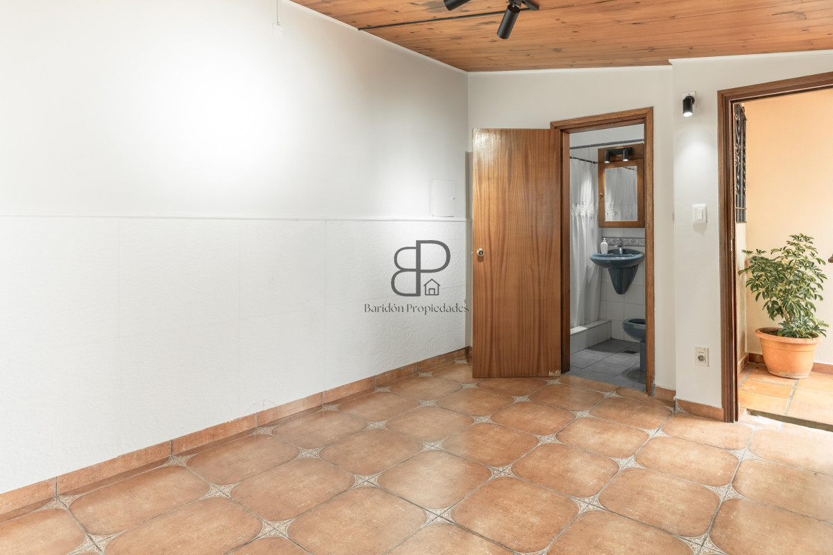 Oficina ID.5434 - Alquiler Hermosa Oficina Pocitos Punta Carretas con Patio