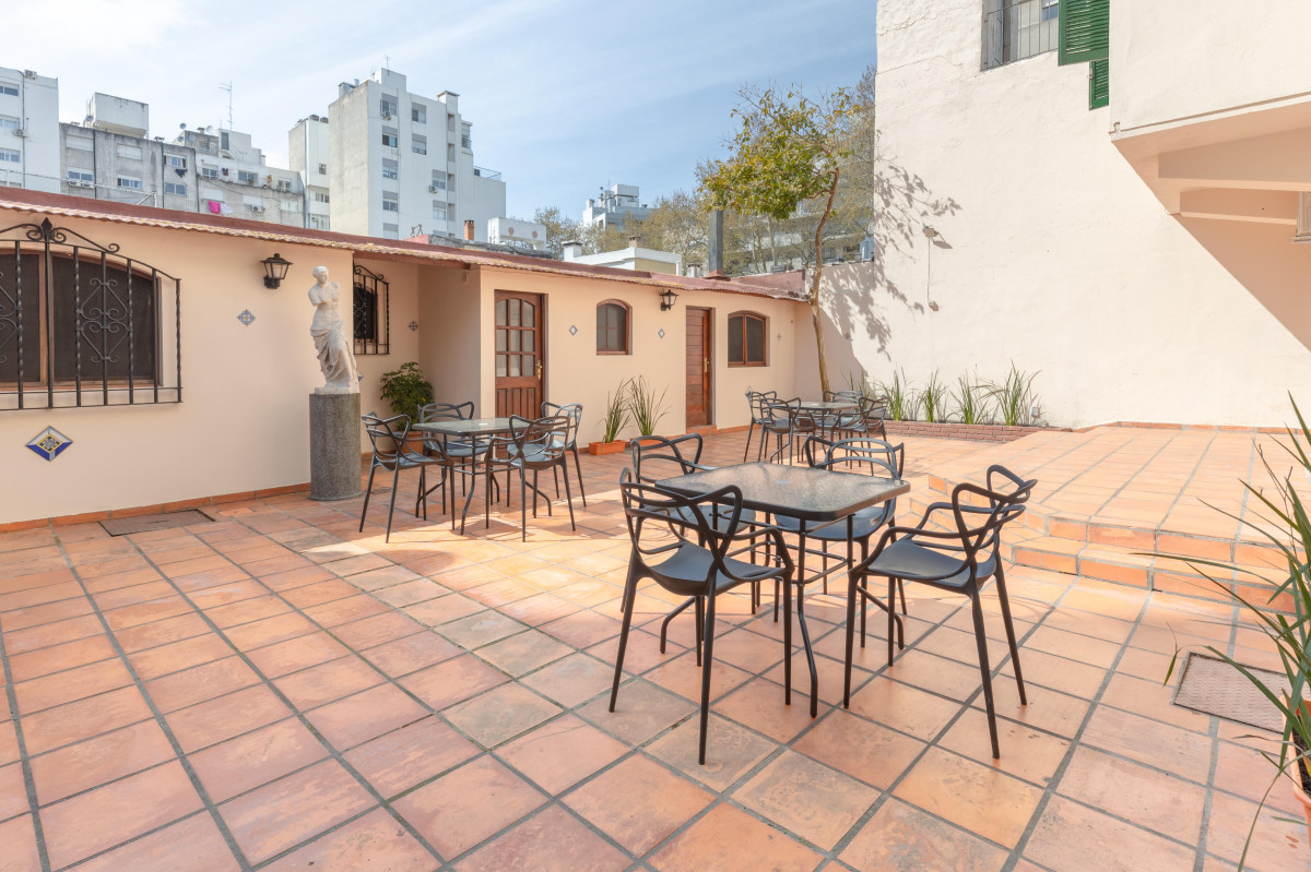 Oficina ID.5434 - Alquiler Hermosas Oficinas Pocitos con Patio Comun