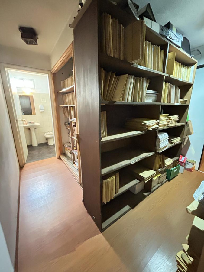 Oficina ID.6064 - Venta Oficina 2 Privados Ciudad Vieja 98m2