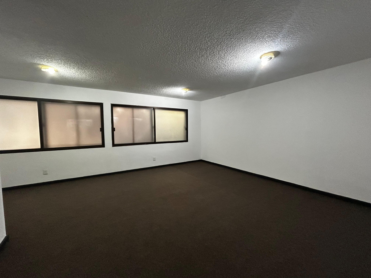 Oficina ID.5605 - Venta o Alquiler Oficina 32m2 Ciudad Vieja Plaza Matriz