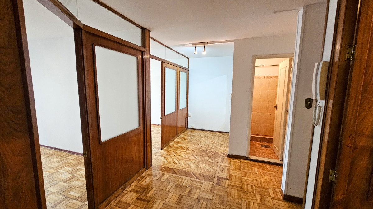 Oficina ID.4670 - Alquiler y Venta Oficina o Apartamento Cordón 