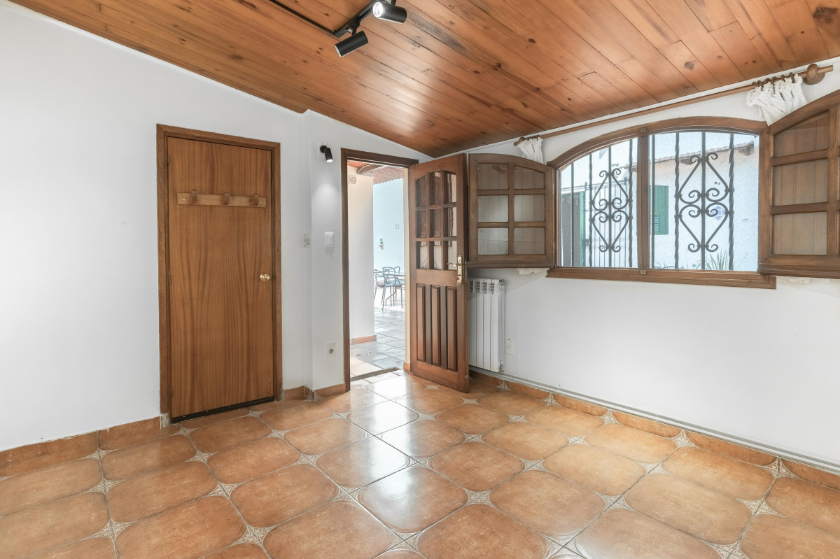 Oficina ID.5434 - Alquiler Hermosas Oficinas Pocitos con Patio Comun