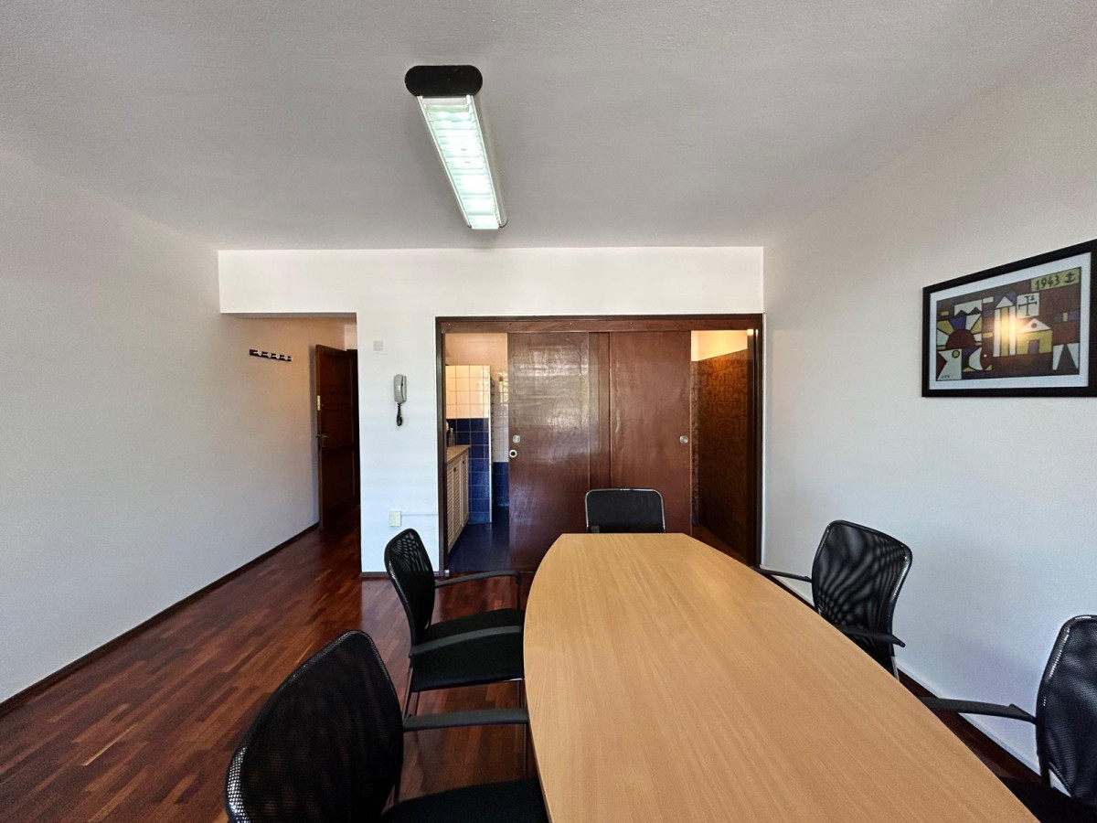 Oficina ID.2955 - Venta Oficina 46m2 Cordón detrás de la Galería Del Notariado