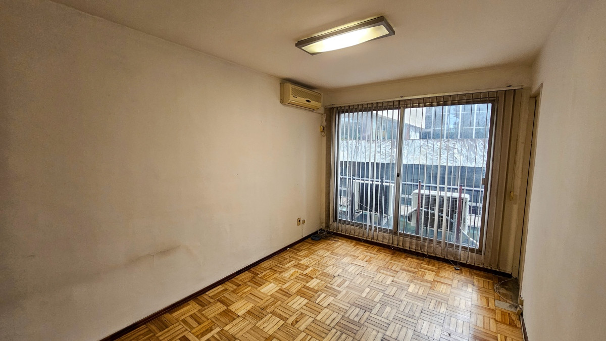 Oficina ID.4670 - Alquiler y Venta Oficina o Apartamento Cordón 