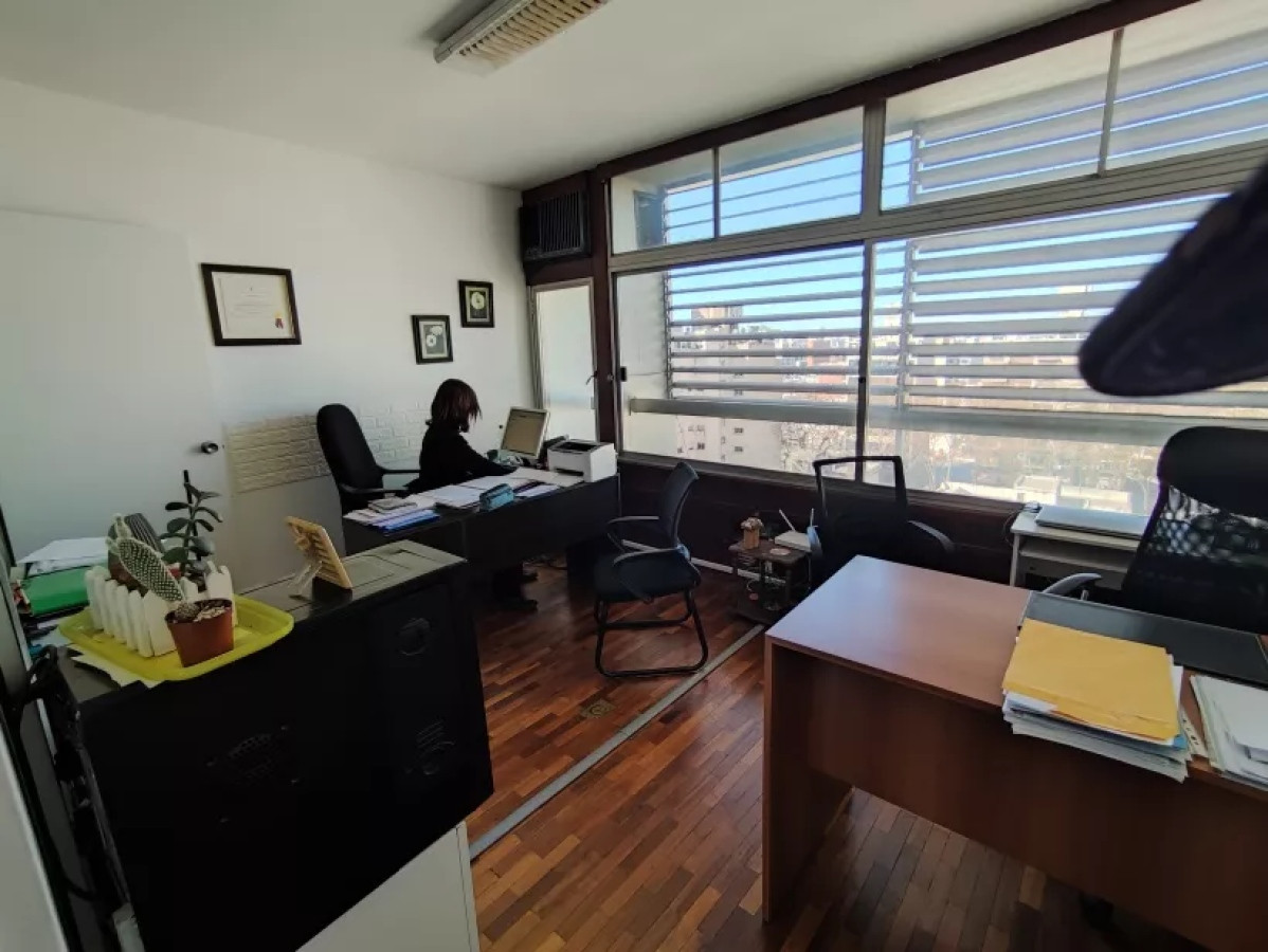 Oficina ID.3702 - Venta Oficina Cordón 54m2 frente al Edificio del Notariado