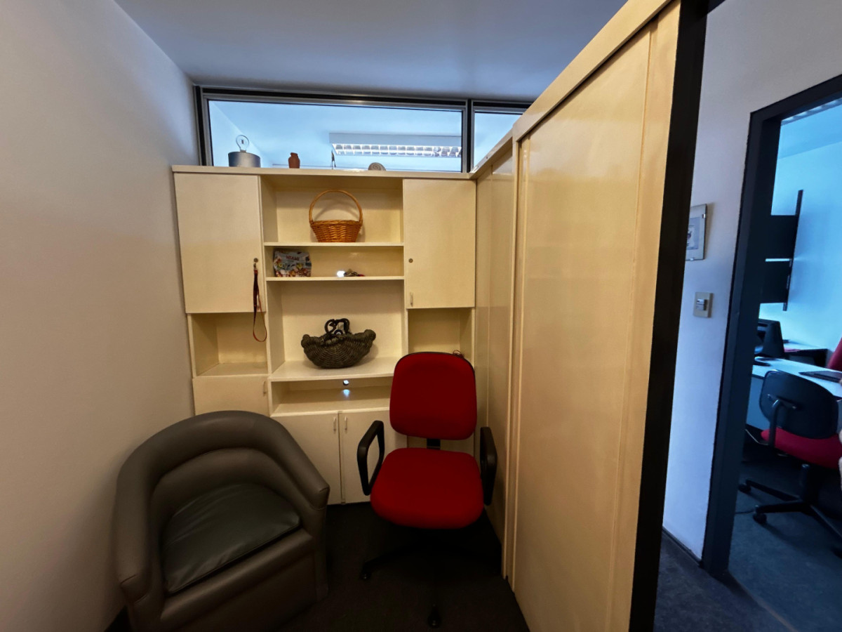 Oficina ID.5558 - Alquiler Oficina Amueblada 3 Privados y Cocina 45m2 Centro