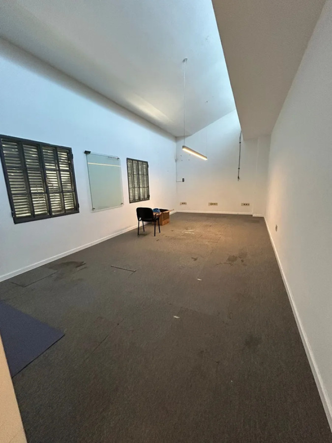 Oficina ID.5034 - Alquiler Oficina Pocitos 49m2 Casona compartida