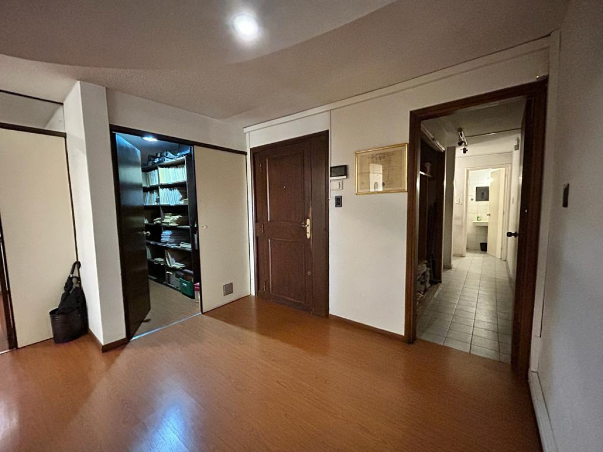 Oficina ID.6064 - Venta Oficina 2 Privados Ciudad Vieja 98m2