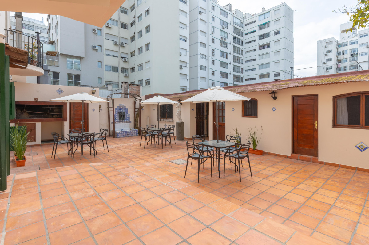 Oficina ID.5434 - Alquiler Hermosas Oficinas Pocitos con Patio Comun